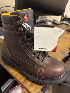 Wenger Swiss Boots Mens size 10.5